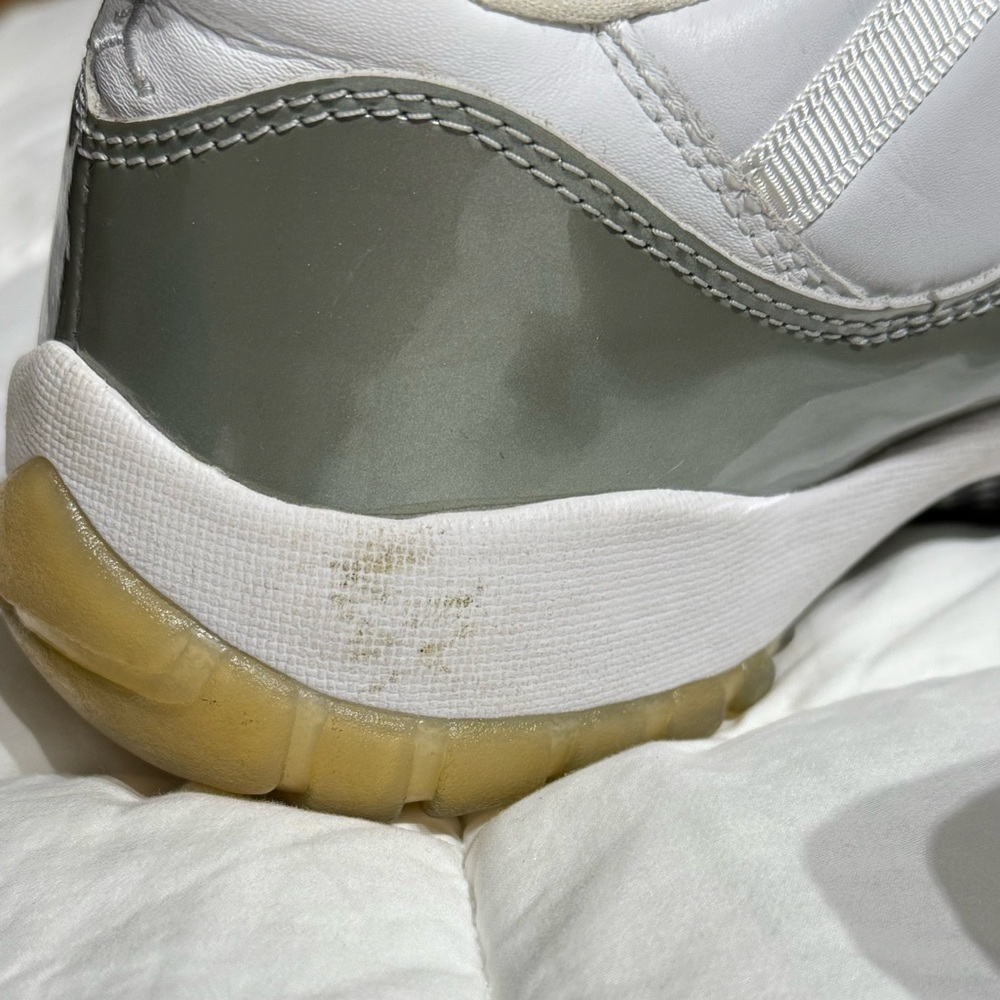 Size 10.5 Air Jordan 11 Retro Low Cement Grey - Picture 9 of 12